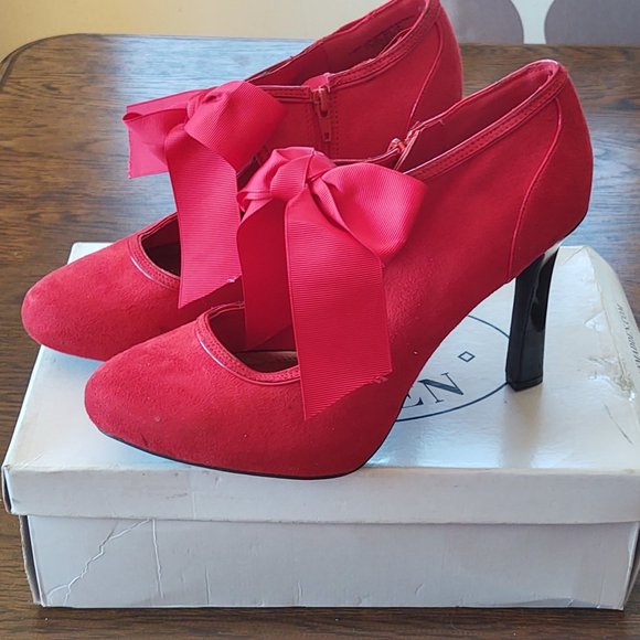 Metaphor Women's Heal with Bow Size 10 - Picture 1 of 6